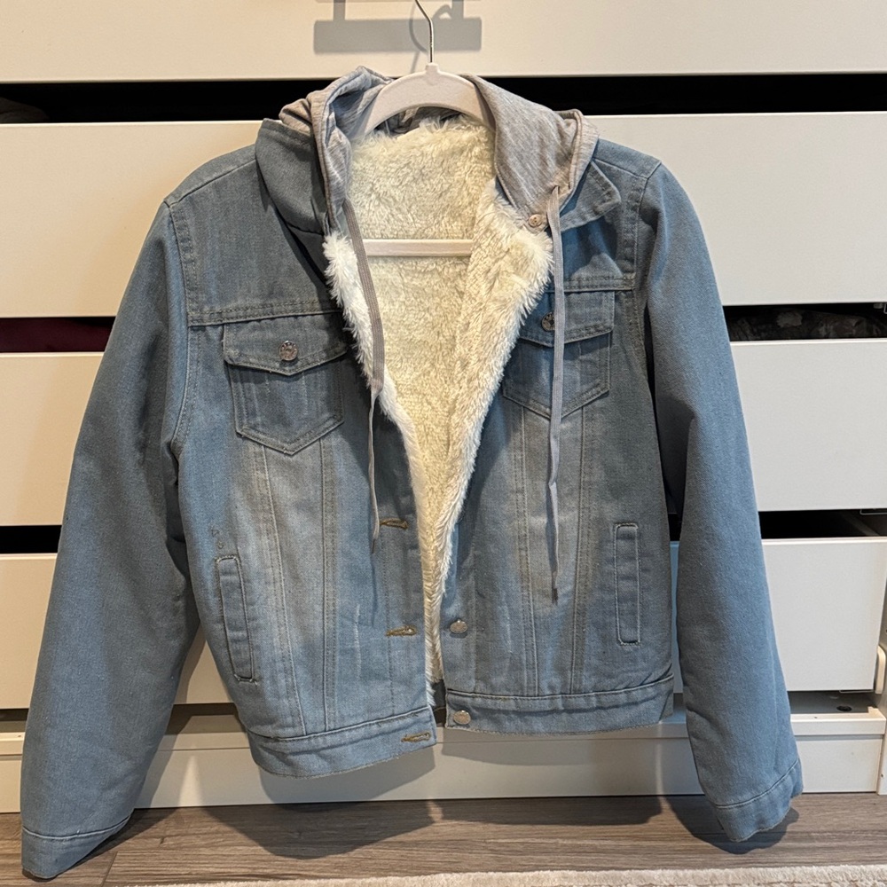 Women's Blue Jean Jacket with Faux Fur Lining